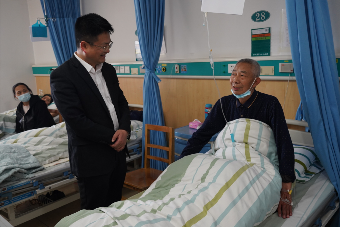 市总工会走访慰问省部级劳动模范