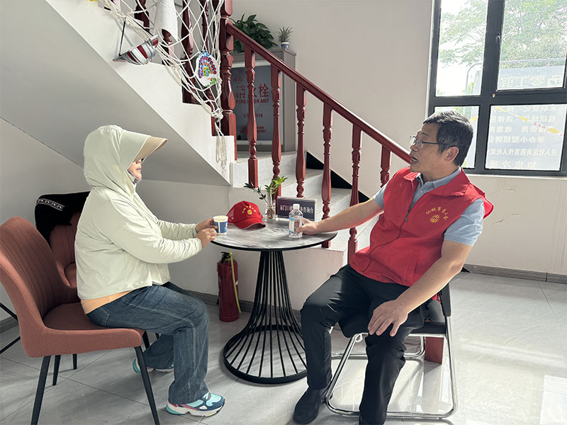 从“办公桌”到“驿站岗”——市总工会开展“逢四说事，驿站有约”活动